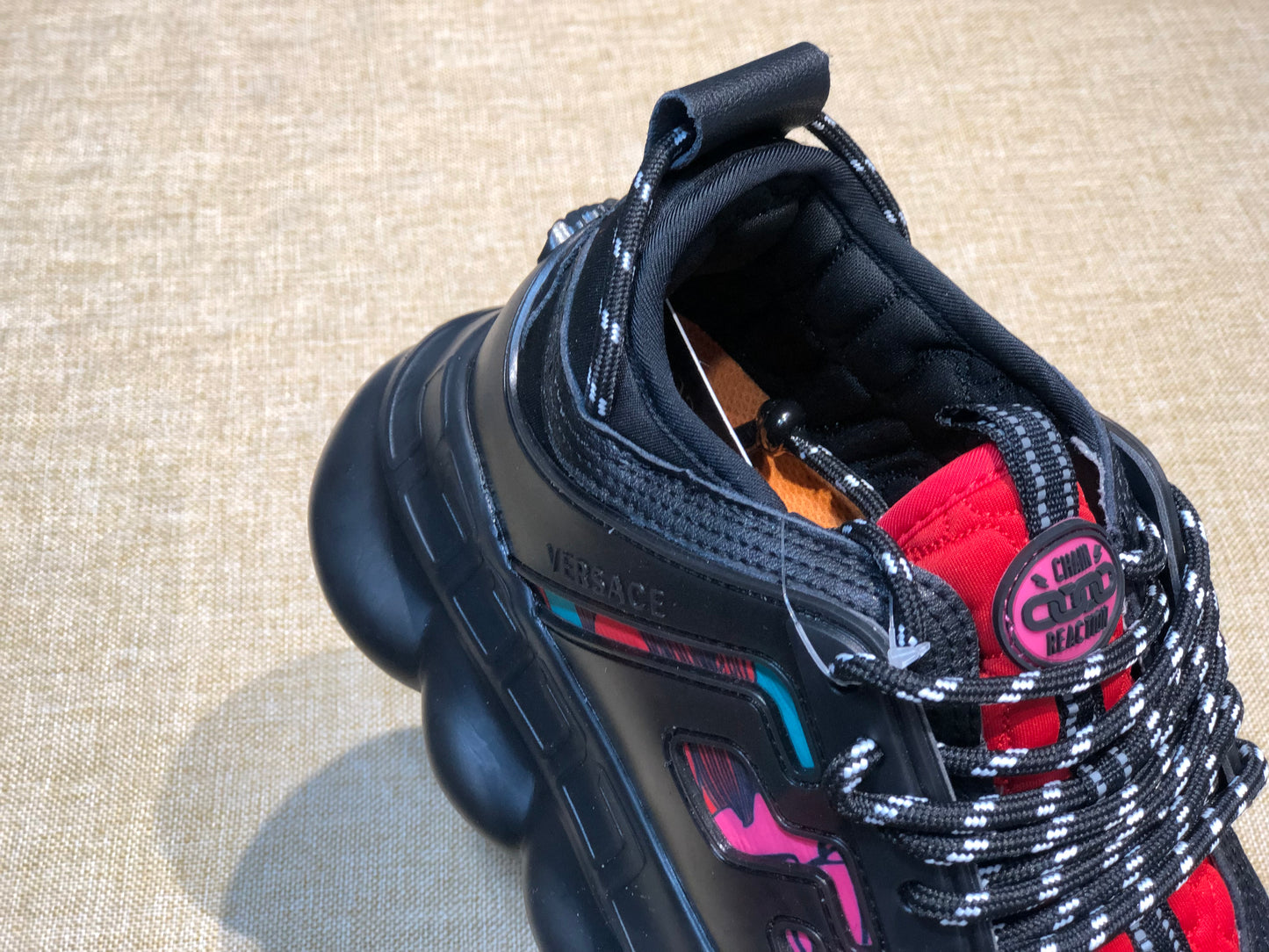 Versace Chain React