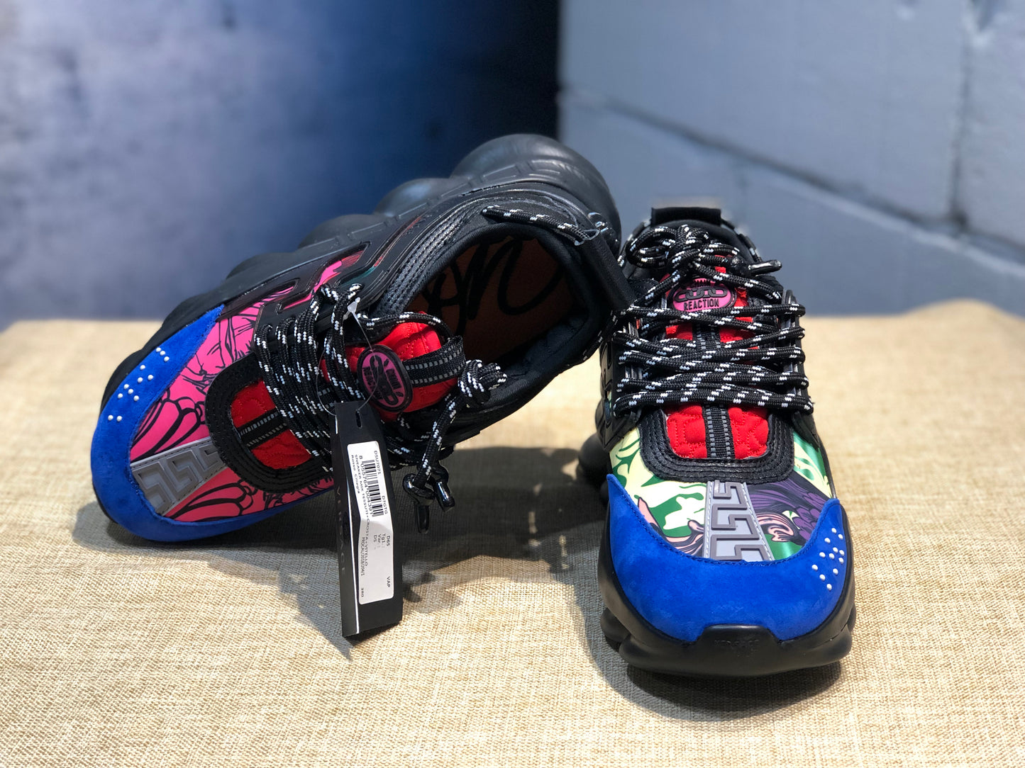 Versace Chain React