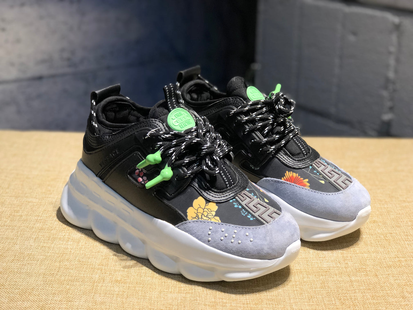 Versace Chain Reaction