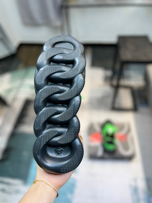 Versace Chain Reaction