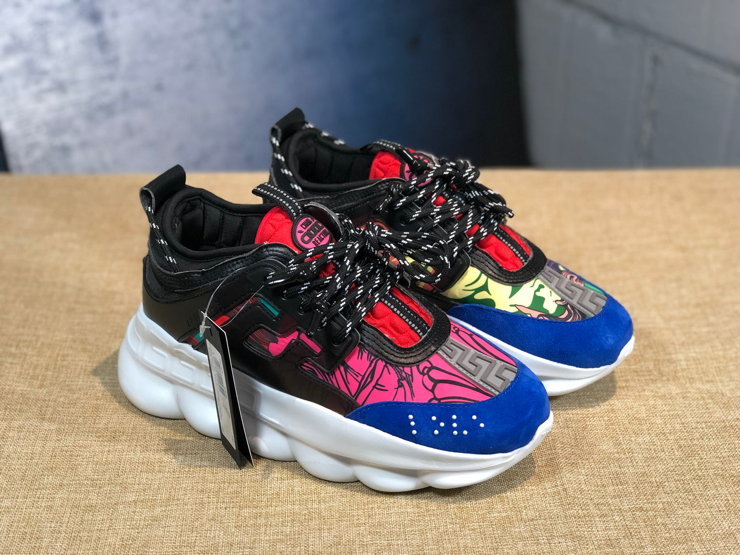 Versace Chain Reaction