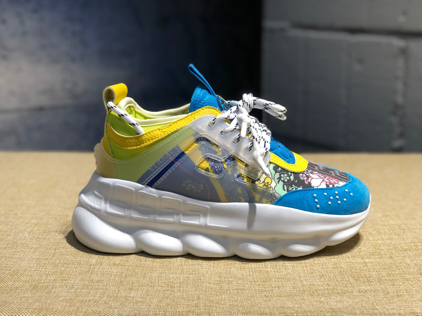 Versace Chain Reaction