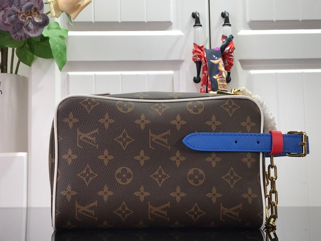 Pochette Louis Vuitton x NBA