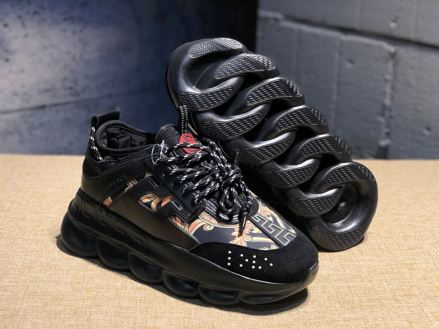 Versace Chain Reaction