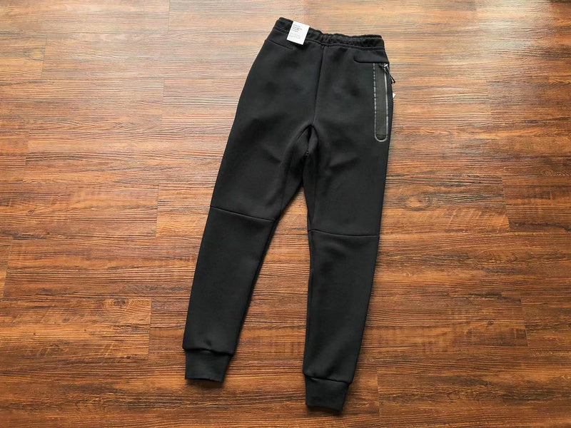 Pantalone Nike Tech