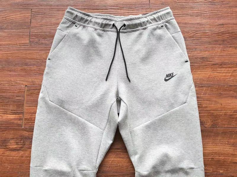 Tuta Nike Tech Fleece